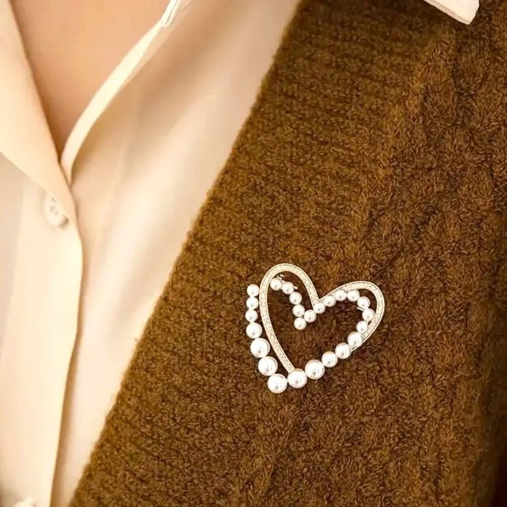 Brooch Pearl Heart Rhinestone Pin Crystal Gold Elegant Hollywood Glam Stylish